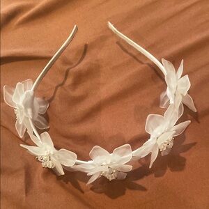 Icing White Floral Hair Accessory